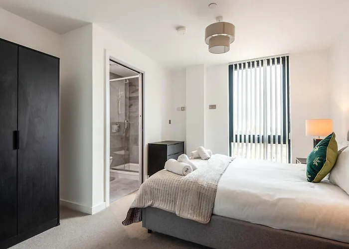 Stayzeni, Ouse Court Spacious 2 Bed Flat Apartman *