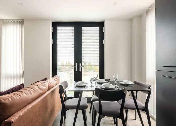Stayzeni, Ouse Court Spacious 2 Bed Flat * York