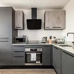 Stayzeni, Ouse Court Spacious 2 Bed Flat