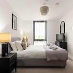 Stayzeni, Ouse Court Spacious 2 Bed Flat *
