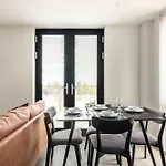 Stayzeni, Ouse Court Spacious 2 Bed Flat * יורק