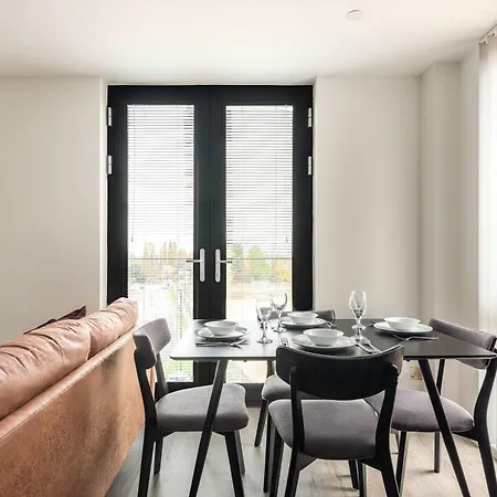 Stayzeni, Ouse Court Spacious 2 Bed Flat * York